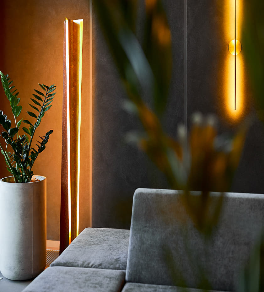 В DEPO мы поддерживаем чистоту и порядок в клубных пространствах, оставаясь незаметными, но обеспечивая абсолютный комфорт. Уютная библиотека, современный фитнес-клуб и стильный коворкинг всегда готовы к вашему визиту.