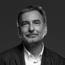 СЕРГЕЙ СКУРАТОВ О СВЯЩЕННЫХ КОРОВАХ И ЭМОЦИЯХ В АРХИТЕКТУРЕ